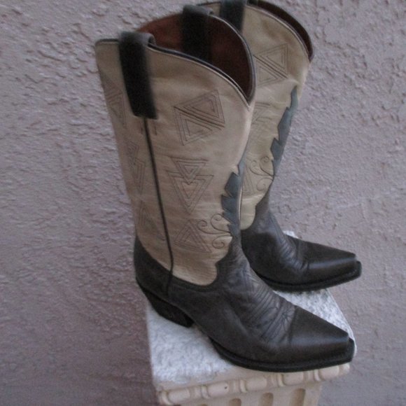 EIGHT SECOND ANGEL ~ COWGIRL WESTERN BOOTS ~ 6 ~ EMBROIDERY ~ LOGO ~ DISTRESSED - Picture 2 of 12